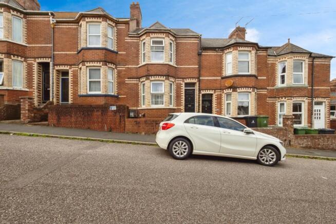 3 bed property, in Monkswell Road, £325,000