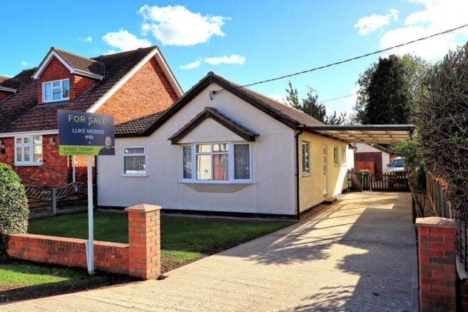 2 bed property, in Riverton Drive, £290,000