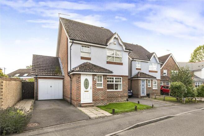 3 bed property, in The Oaks, £435,000