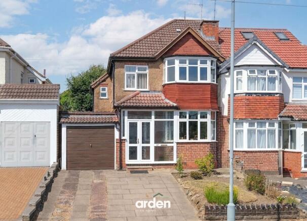 3 bed property, in Weymoor Road, £325,000