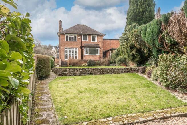 5 bed property, in Cortworth Road, £795,000