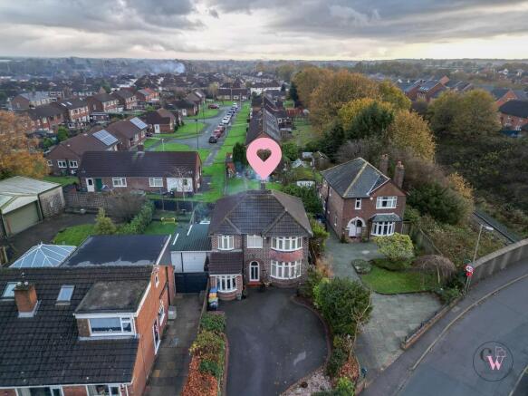 4 bed property, in Shipbrook Road, £375,000