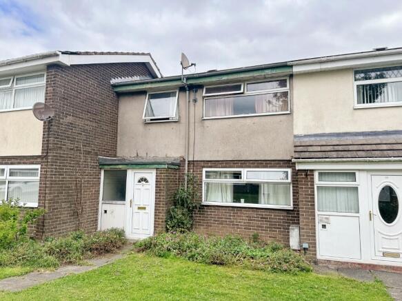 3 bed property, in Plantation Street, £73,000