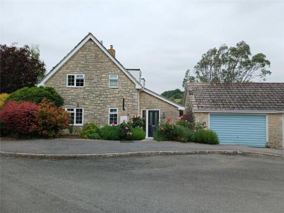 3 bed property, in 1 Purbeck Close, £545,000