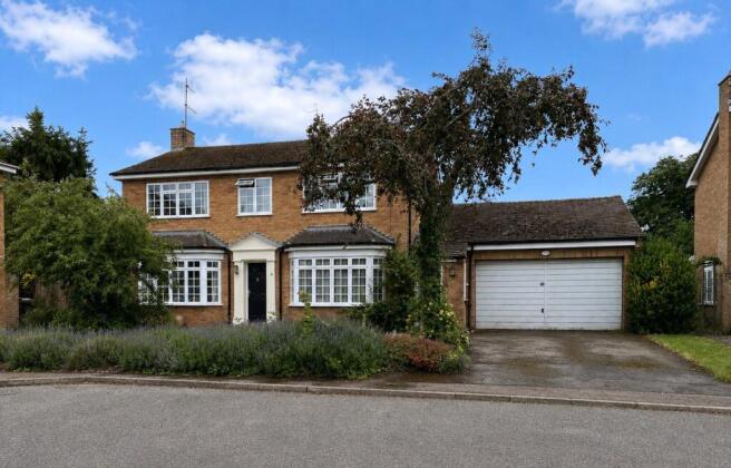 4 bed property, in Milton Court, £675,000