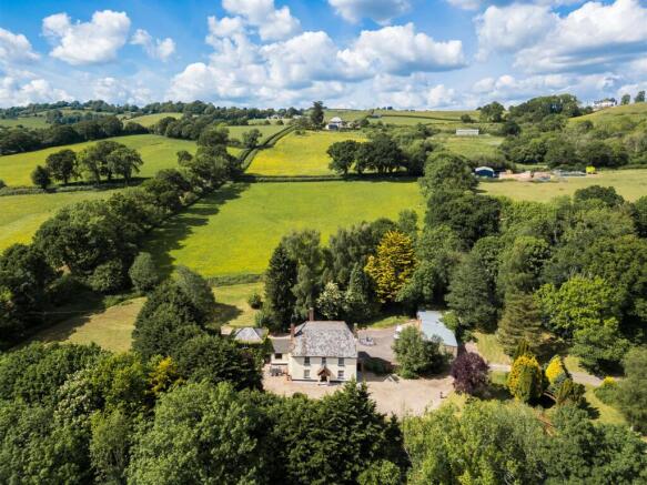 6 bed property, in Tedburn Road, £1,175,000