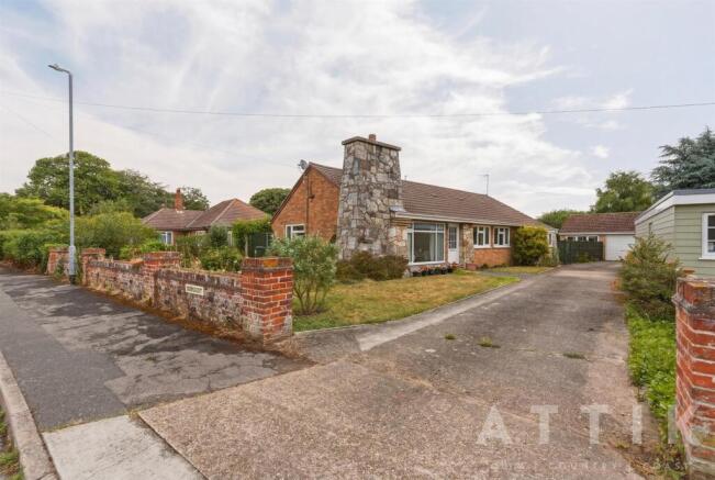3 bed property, in St. Michaels Way, £425,000