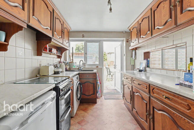 3 bed property, in Hesselyn Drive, £400,000