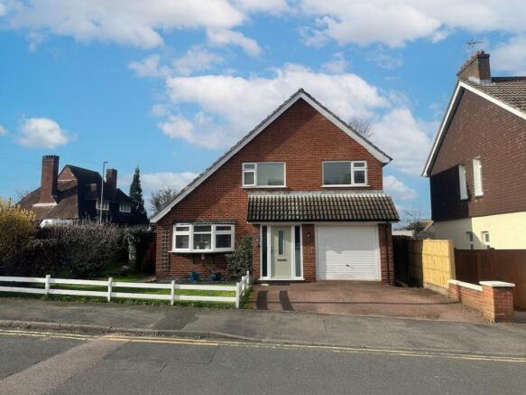 4 bed property, in Danvers Road, £370,000
