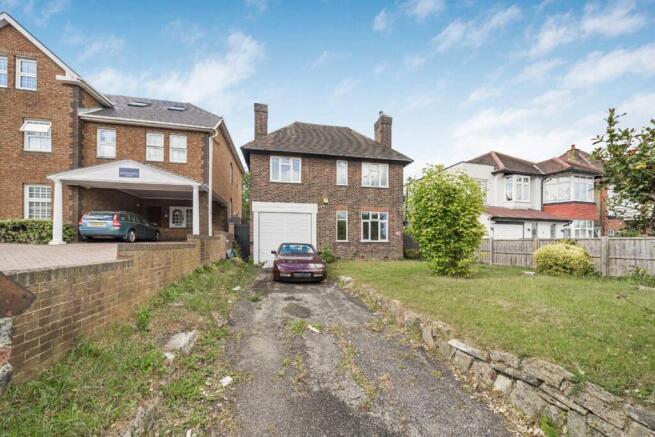 4 bed property, in Finchley Lane, £1,000,000