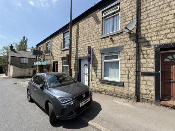 2 bed property, in Huddersfield Road, £170,000