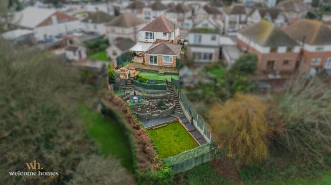 4 bed property, in Bridle Crescent, £600,000