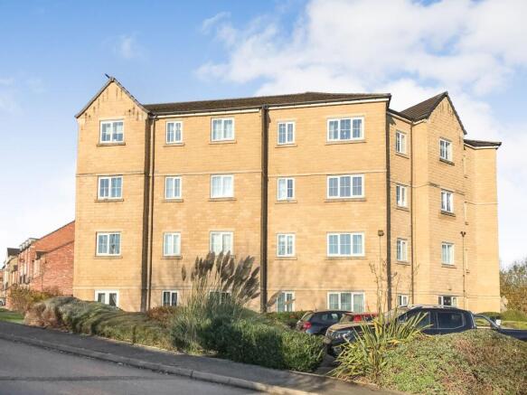 1 bed property, in Calder View, £40,000