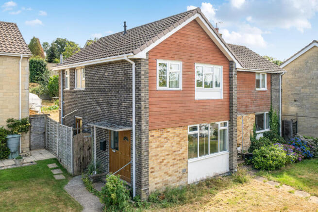3 bed property, in Woodbury Park, £235,000