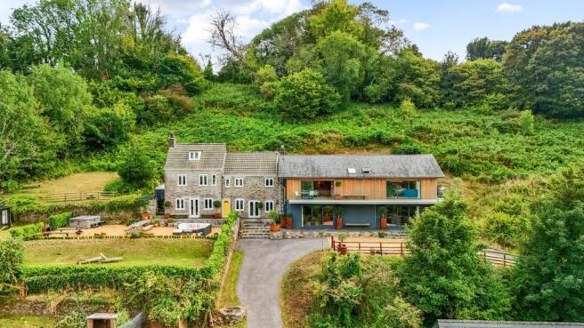 6 bed property, in Wolverwood Lane, £1,750,000