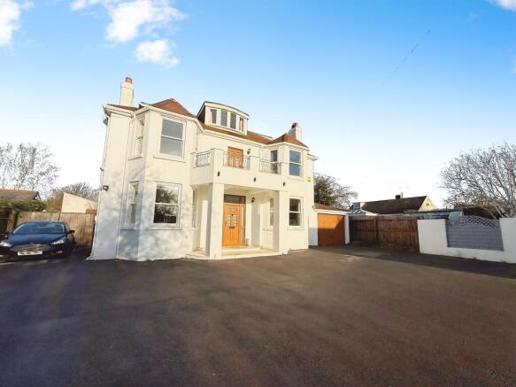5 bed property, in Fontygary Road, £725,000
