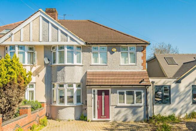 4 bed property, in Lyndhurst Avenue, £850,000