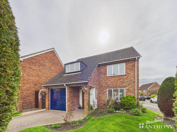 4 bed property, in Kynaston Avenue, £475,000