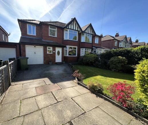 4 bed property, in Woodland Avenue, £499,950