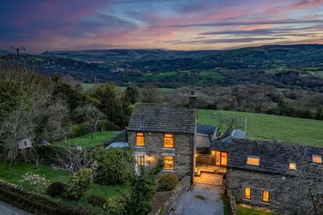 3 bed property, in Rhodes Fold Cottage, £600,000