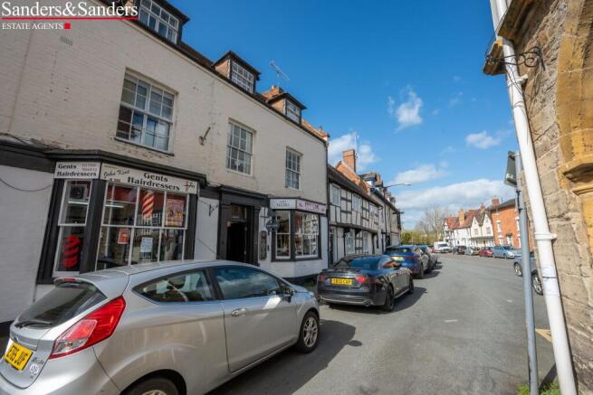 2 bed property, in Henley Street, £119,950
