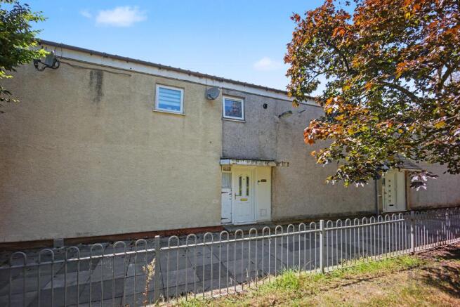 3 bed property, in Tan House 42 Eversley, £29,000