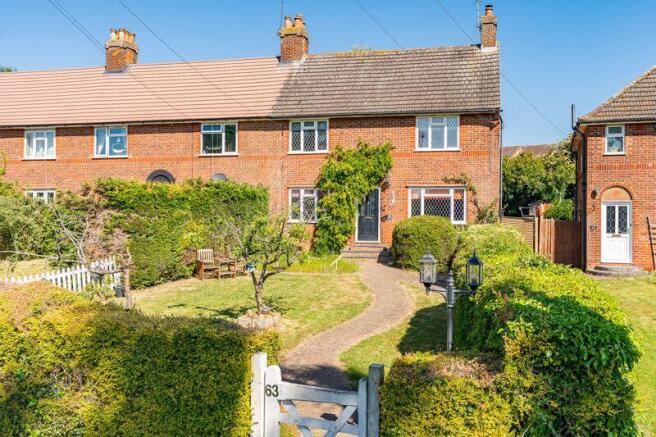 4 bed property, in Town Lane, £525,000