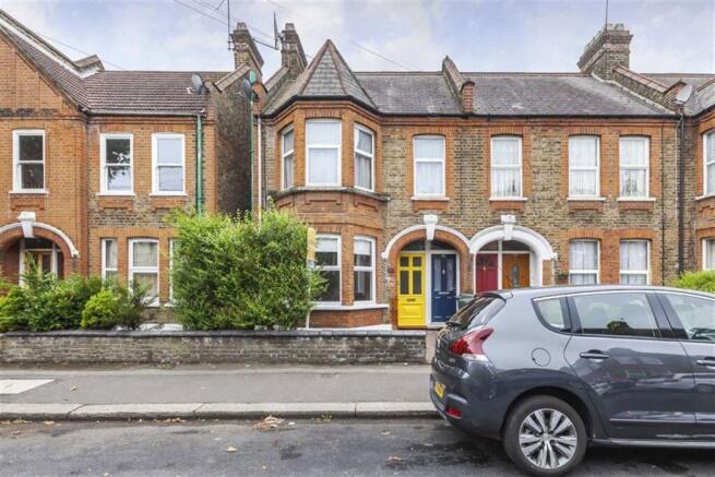 2 bed property, in Blyth Road, £400,000