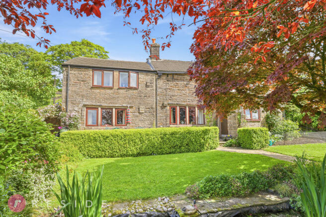 4 bed property, in Healey Stones, £425,000