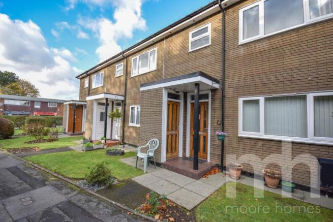 1 bed property, in SCHOOL CLOSE, £165,000
