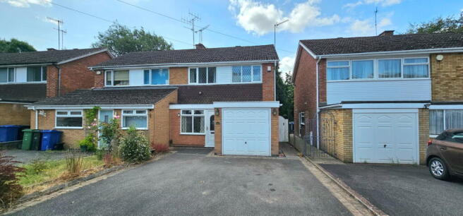 3 bed property, in Mendip Road, £269,950
