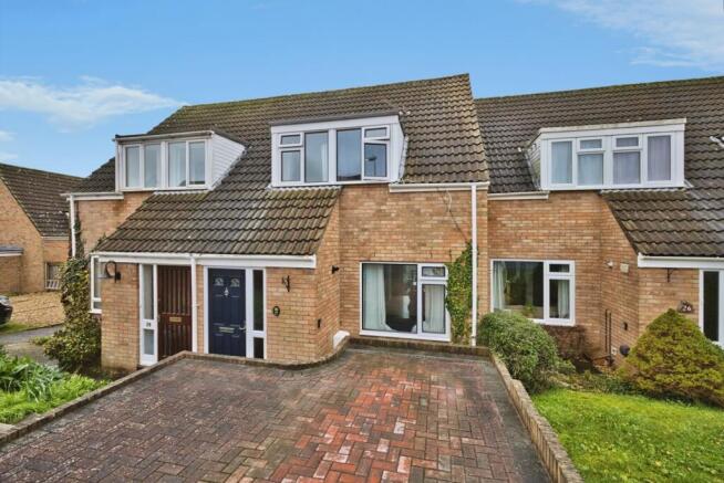 3 bed property, in Fairways, £290,000