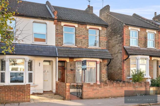 3 bed property, in Davidson Road, £375,000