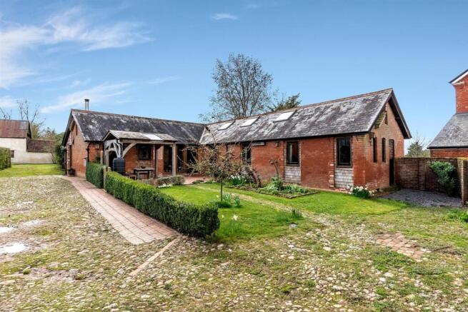 3 bed property, in Payhembury, £700,000