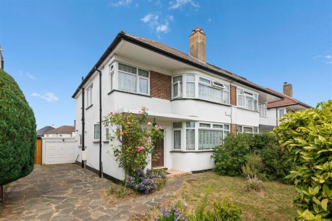 3 bed property, in Warrender Way, £700,000
