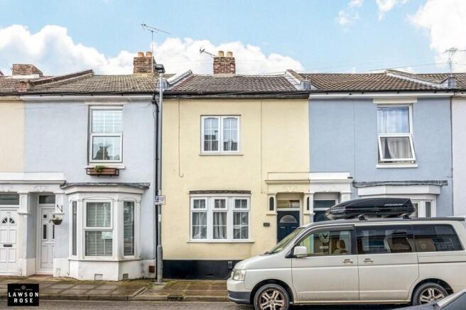 2 bed property, in Landguard Road, £240,000