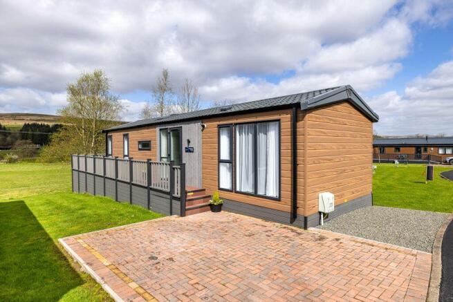 2 bed property, in Lakewood, £79,500