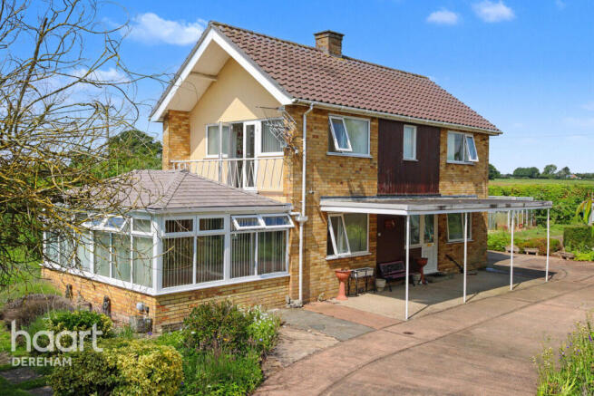 3 bed property, in Mattishall Road, £475,000