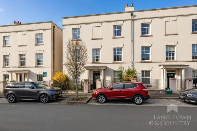 5 bed property, in Dorado Street, £440,000