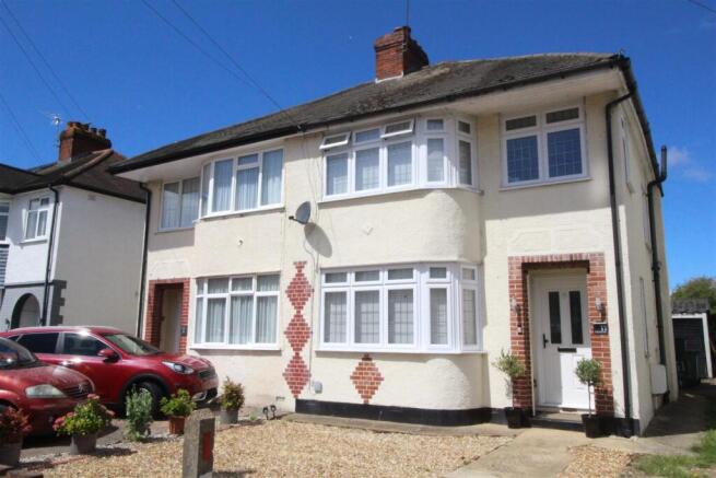 3 bed property, in Sunnymede Avenue, £600,000