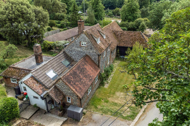 5 bed property, in Lower Assendon, £2,500,000