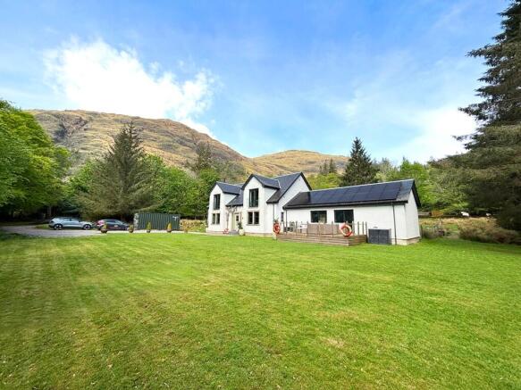 4 bed property, in Clovullin, £550,000