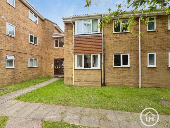 1 bed property, in Gregory Close, £149,995