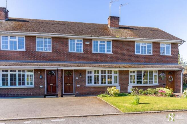 2 bed property, in Woodfin Croft, £248,000