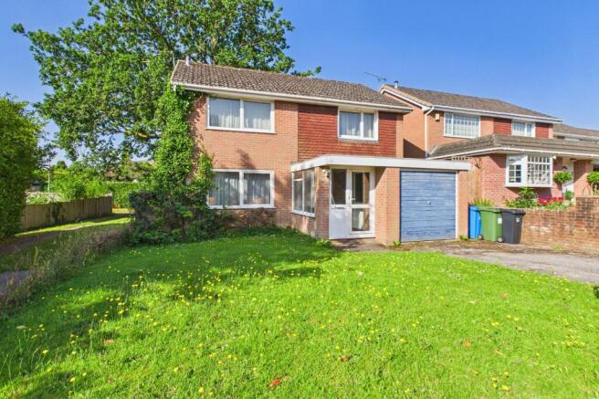 4 bed property, in Egdon Drive, £435,000
