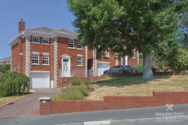 5 bed property, in Burleigh Manor, £700,000