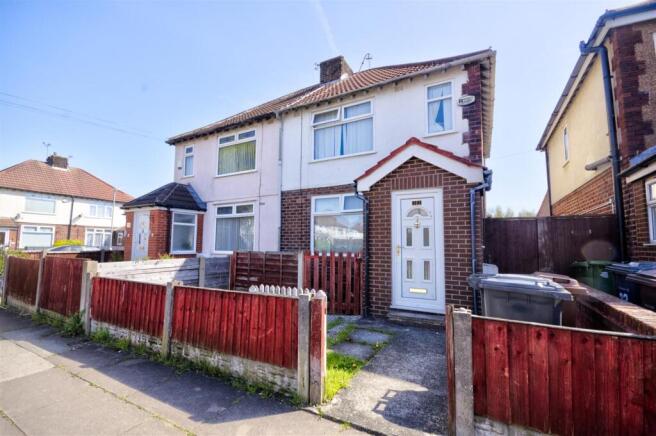 3 bed property, in Grasmere Gardens, £180,000