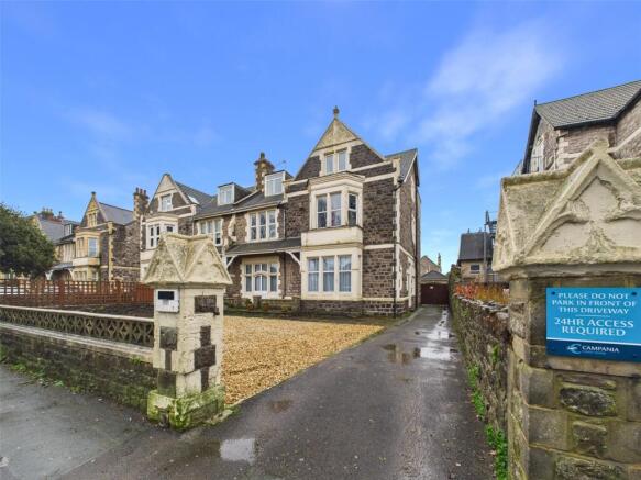 12 bed property, in Ellenborough Park South, £475,000