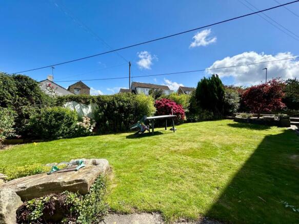 2 bed property, in Poplar Grove, £205,000
