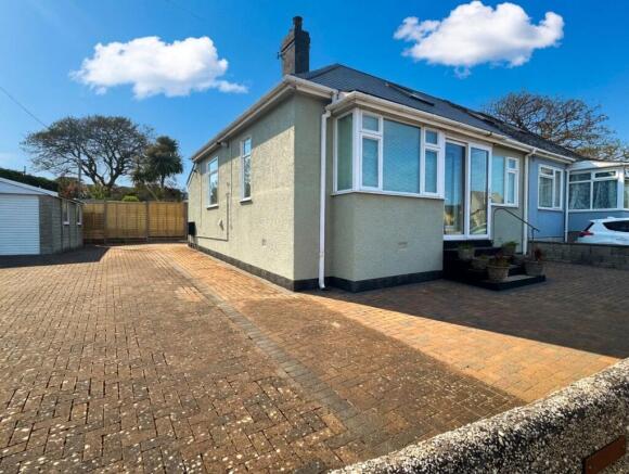 2 bed property, in Oakland Park, £340,000